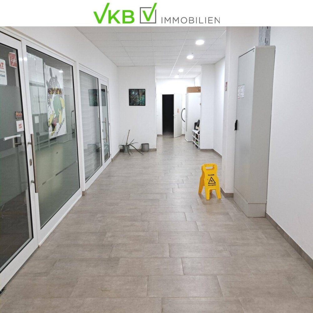 Escritório em Gmunden, Austria 600 m² N.º 180688