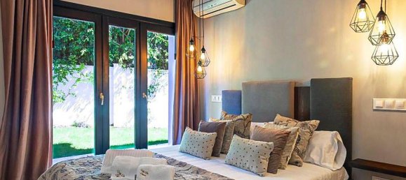 7 bedrooms Villa in Marbella, Spain No. 123742 15