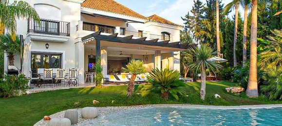 7 bedrooms Villa in Marbella, Spain No. 123742 5