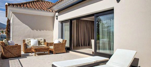 7 bedrooms Villa in Marbella, Spain No. 123742 11