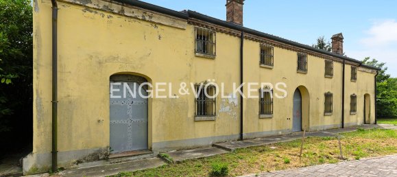 8 rooms Villa in Ferrara, Italy No. 105162 8