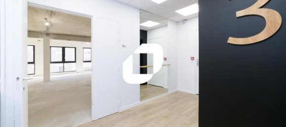 137m² Office in Courbevoie, France No. 305376 13