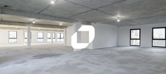 137m² Office in Courbevoie, France No. 305376 17