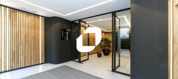 137m² Office in Courbevoie, France No. 305376 3