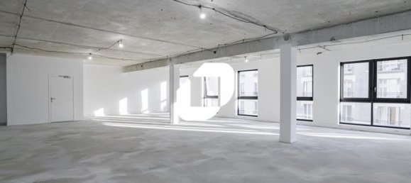 137m² Office in Courbevoie, France No. 305376 14