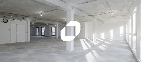 137m² Office in Courbevoie, France No. 305376 16