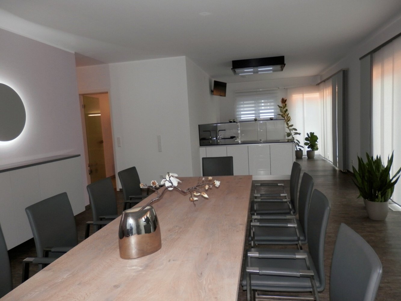 260m² Building in Hanover, Germany No. 154161