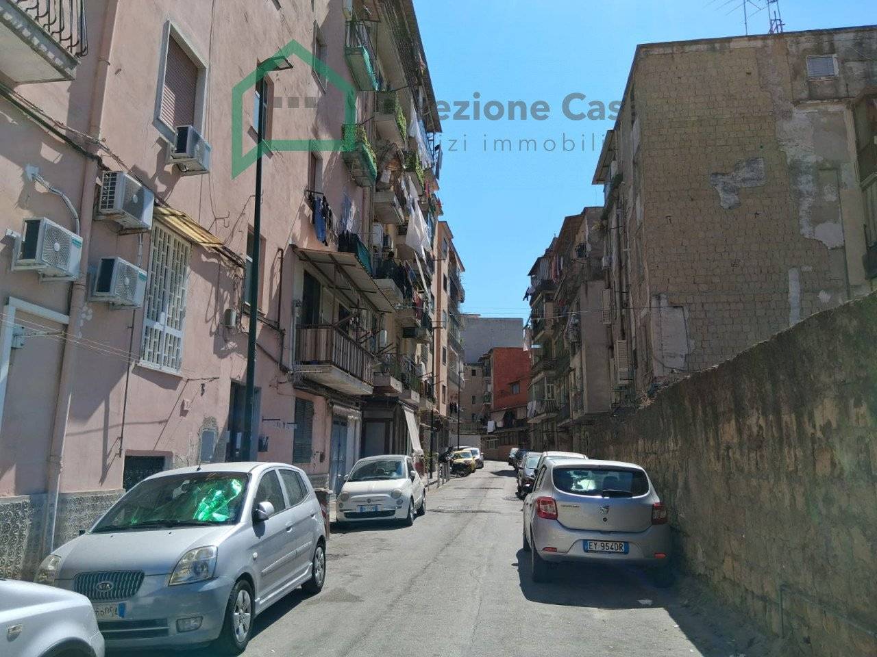 2 bedrooms Apartment in Naples, Italy No. 279309