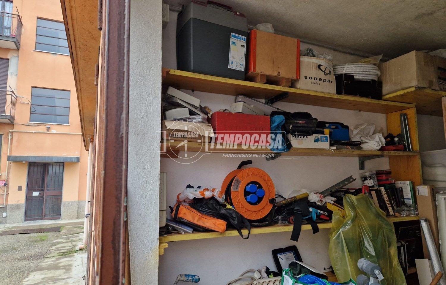 1 room Garage in Bareggio, Italy No. 88777