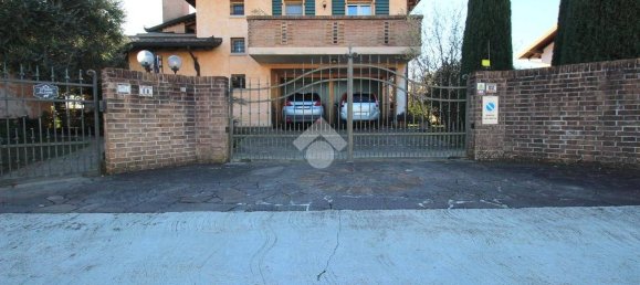 5 bedrooms Villa in Udine, Italy No. 78942 3