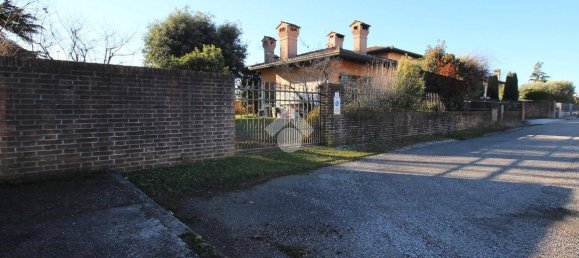 5 bedrooms Villa in Udine, Italy No. 78942 43