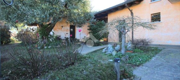 5 bedrooms Villa in Udine, Italy No. 78942 4