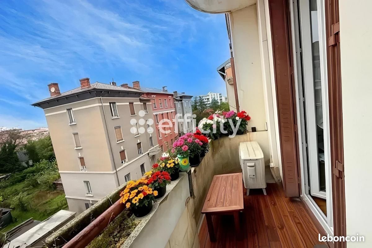 2 chambres Appartement à Villeurbanne, France No. 287176