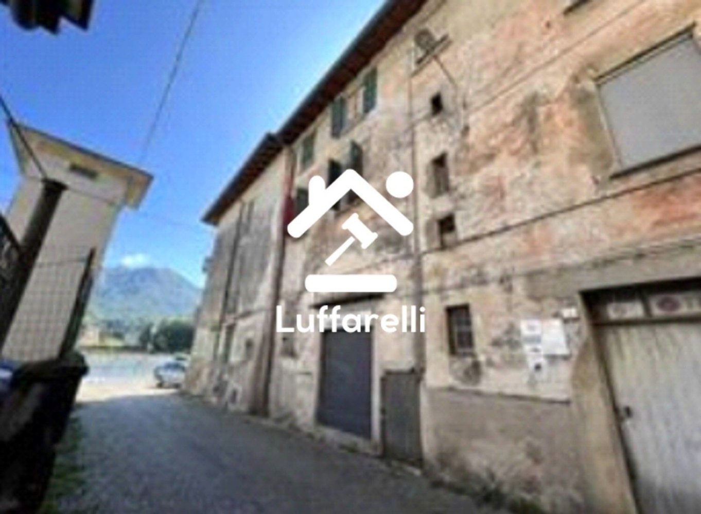 Apartamento de 4 habitaciónes en Olginate, Italy No. 7156