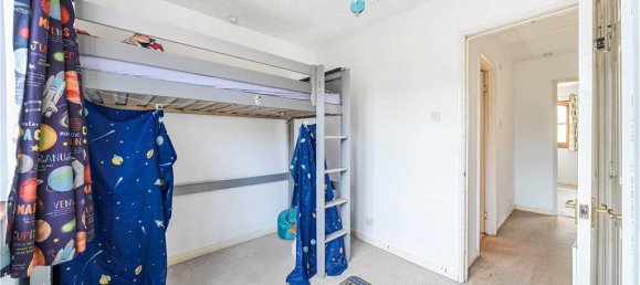 2 bedrooms House in Egham, United Kingdom No. 8642 17