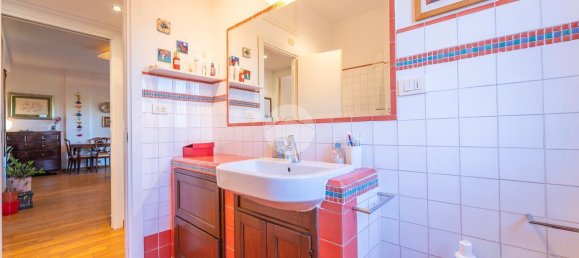 4 rooms Apartment in Rome, Italy No. 105074 5