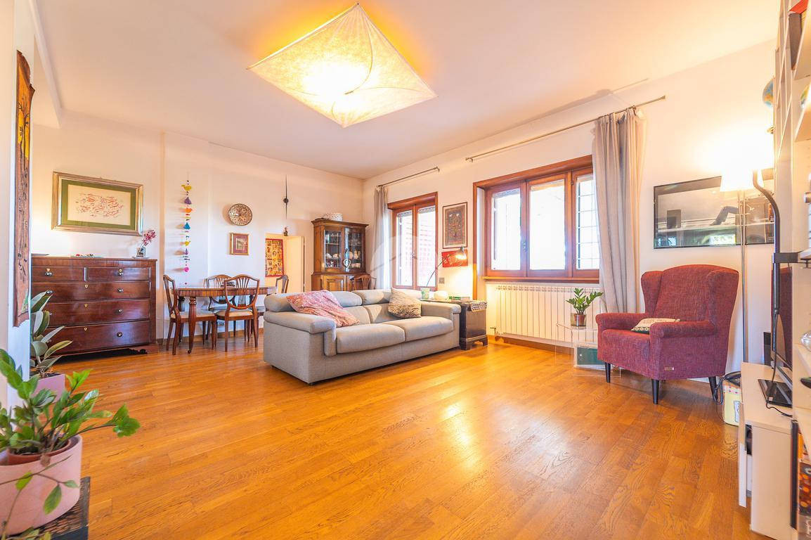 4 rooms Apartment in Rome, Italy No. 105074