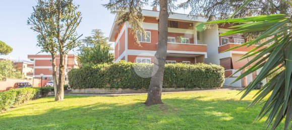 4 rooms Apartment in Rome, Italy No. 105074 26