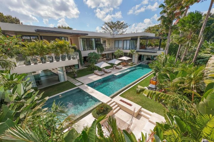 5 Schlafzimmer Villa in Canggu, Indonesia, Nr. 3534
