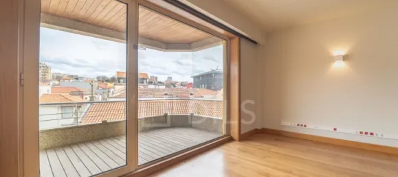 3 Schlafzimmer Wohnung in Porto, Portugal, Nr. 97393 22