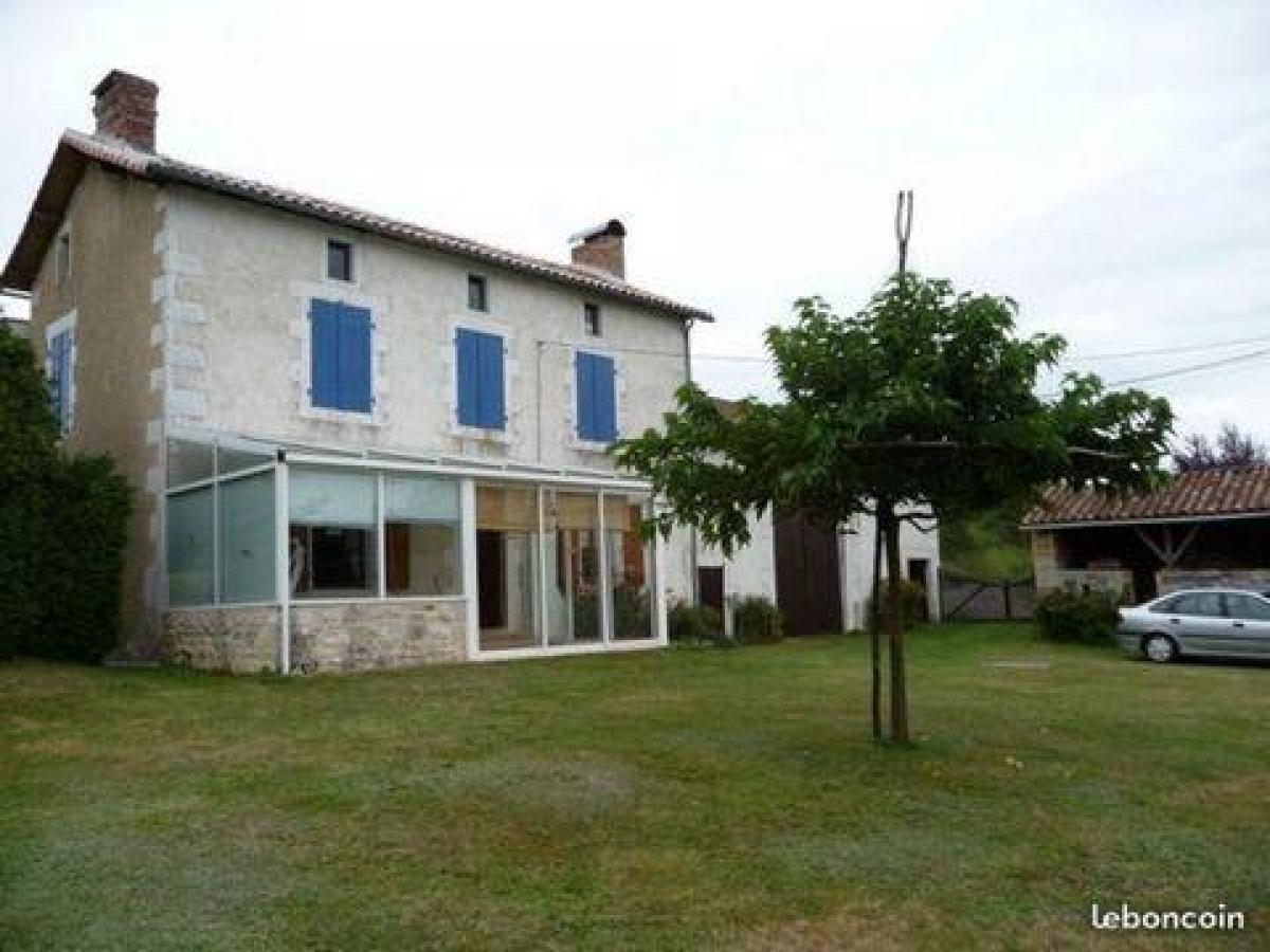 Casa T3 em Cellefrouin, France N.º 31379