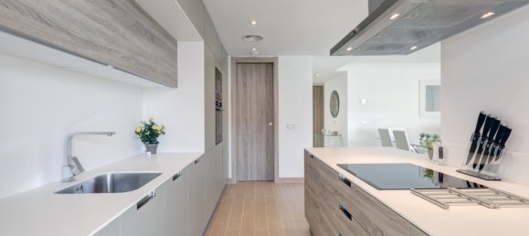 3 bedrooms Penthouse in Marbella, Spain No. 35492 11