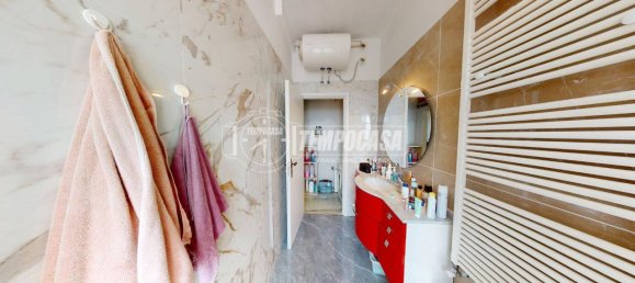 4 rooms Apartment in Turin, Italy No. 104820 22