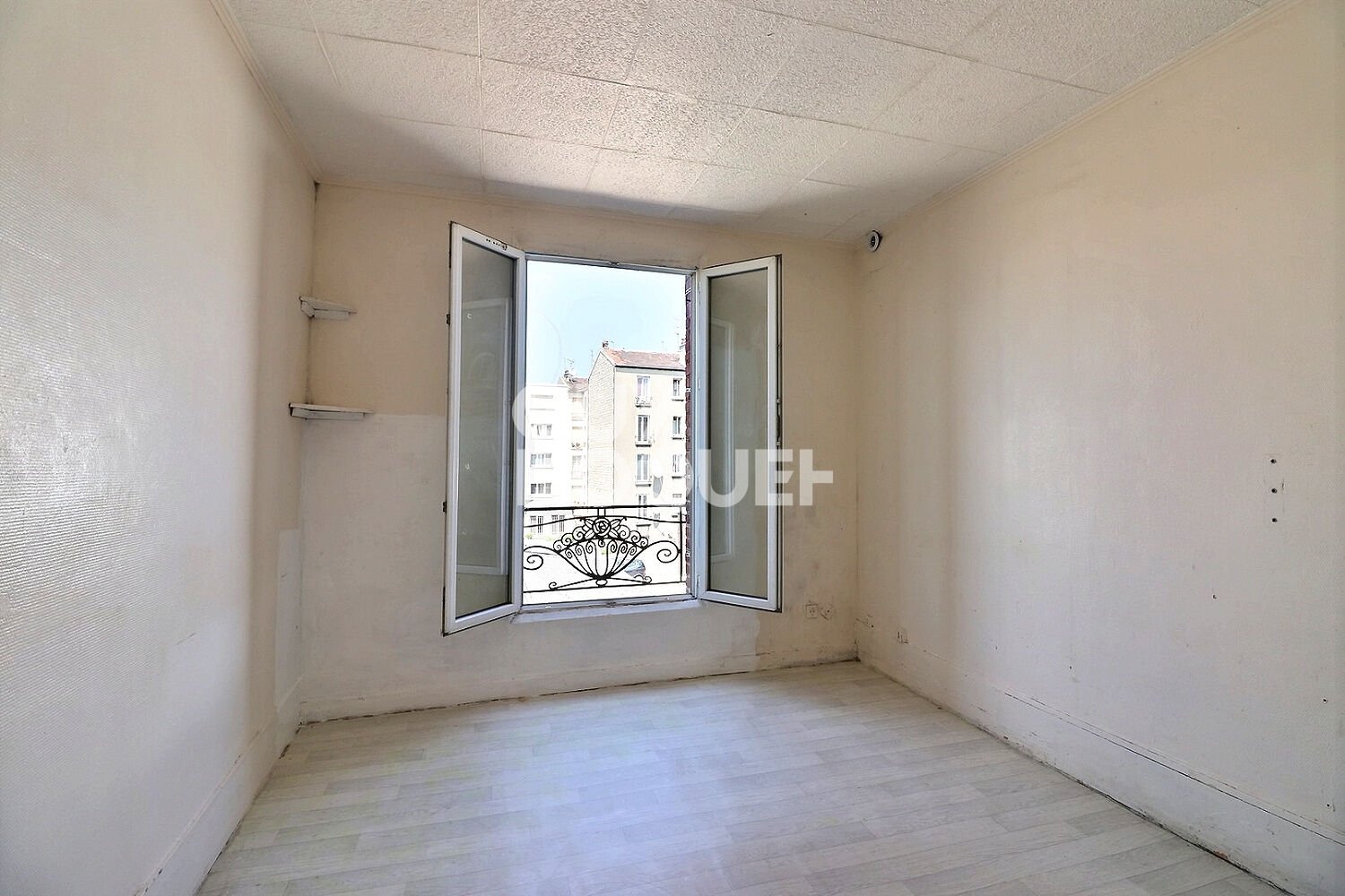 Apartamento de 1 dormitorio en Aubervilliers, France No. 133885