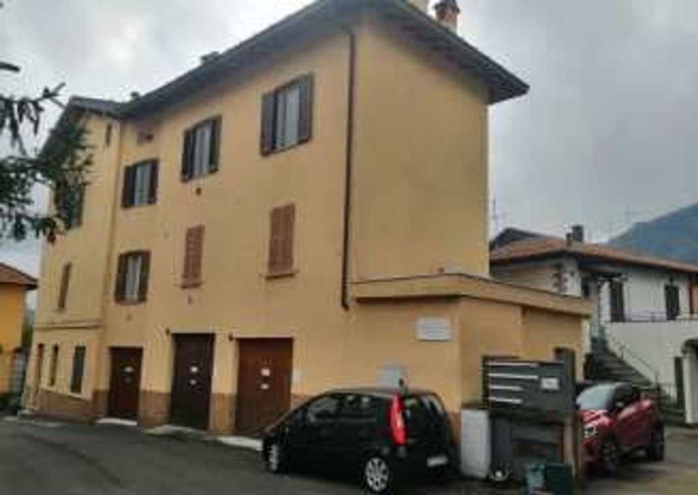 3 rooms Apartment in Como, Italy No. 6809