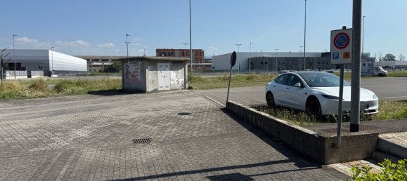 386m² Commercial property in Roncadelle, Italy No. 272343 21