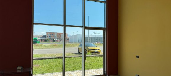 386m² Commercial property in Roncadelle, Italy No. 272343 4