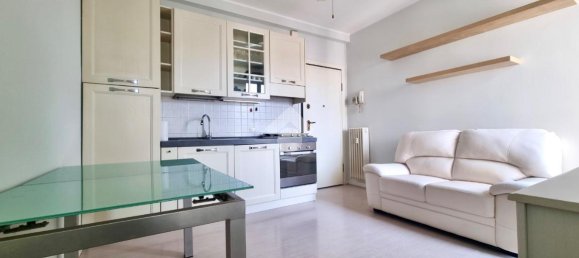 2 rooms Apartment in Padua, Italy No. 12852 2