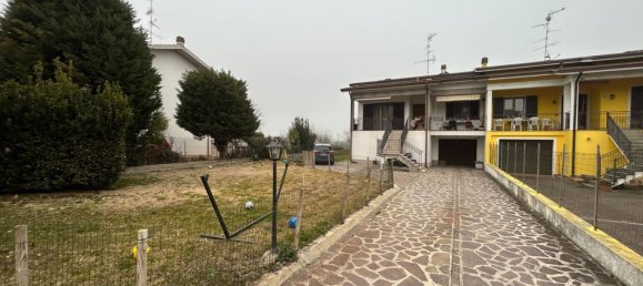4 rooms Villa in Mirandola, Italy No. 268847 7