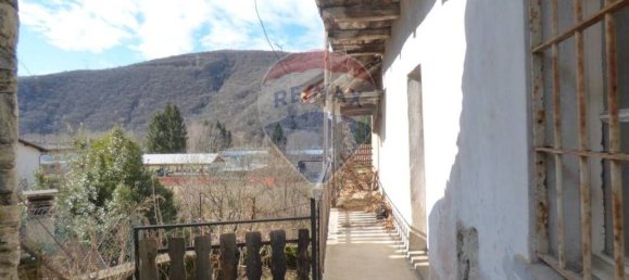 4-salle Appartement à Dumenza, Italy No. 118963 16