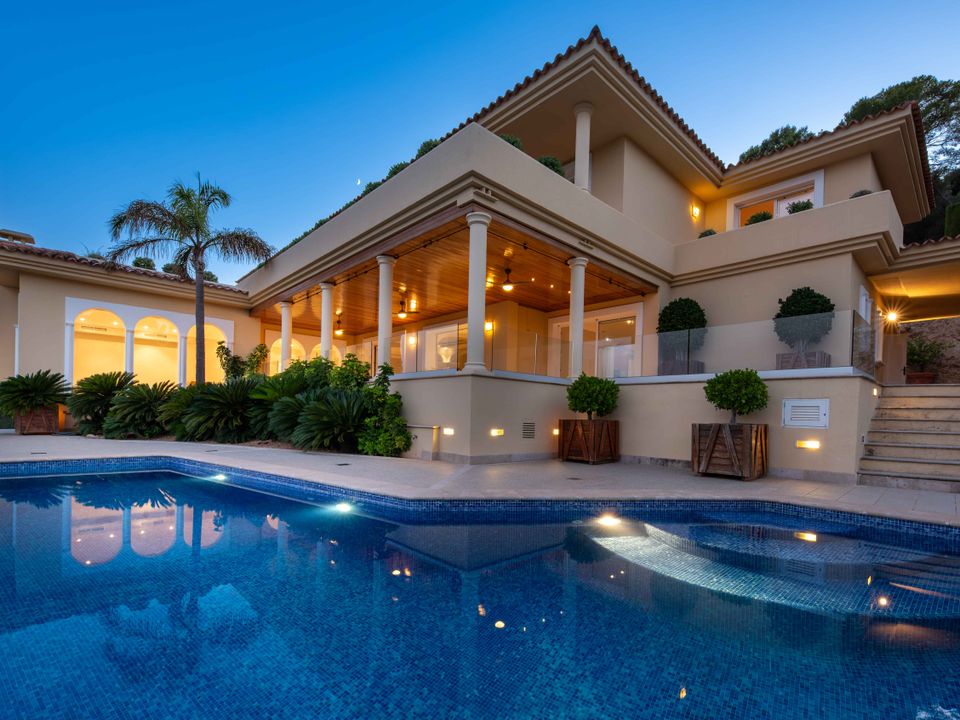 4 bedrooms Villa in Palma de Majorca, Spain No. 176898