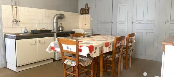 5 bedrooms House in Puy-de-Dome, France No. 288841 12