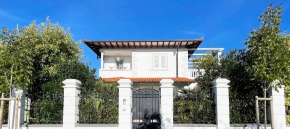 8 rooms Villa in Pietrasanta, Italy No. 40604 3