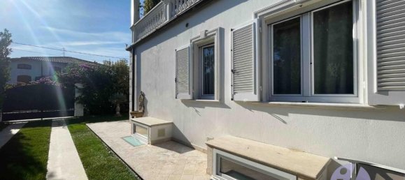 8 rooms Villa in Pietrasanta, Italy No. 40604 9