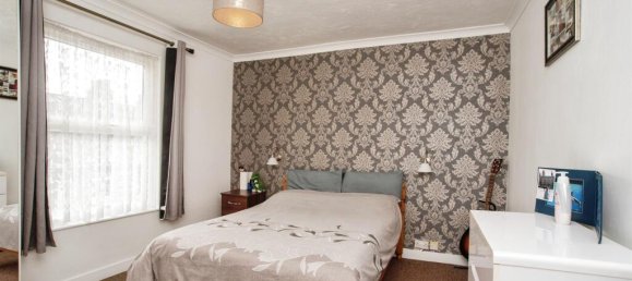 3 bedrooms House in Watford, United Kingdom No. 6058 8