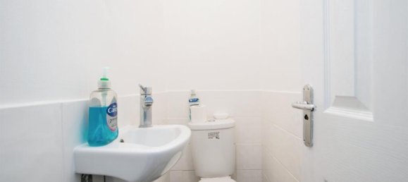 3 bedrooms House in Watford, United Kingdom No. 6058 11