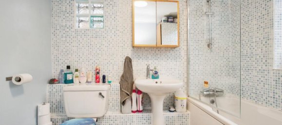 3 bedrooms House in Watford, United Kingdom No. 6058 14