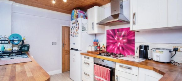 3 bedrooms House in Watford, United Kingdom No. 6058 4