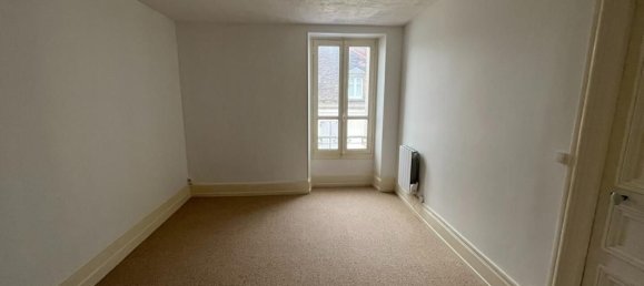 3 bedrooms Apartment in Montargis, France No. 78120 7