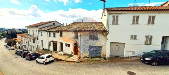 5 rooms House in San Marcello, Italy No. 16047 7