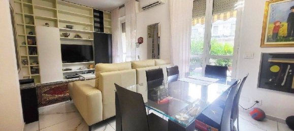 2 bedrooms Apartment in Milan, Italy No. 266777 6