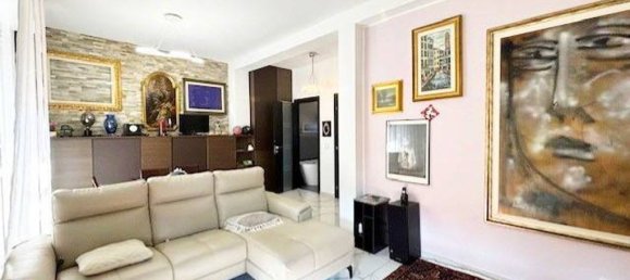 2 bedrooms Apartment in Milan, Italy No. 266777 5