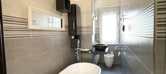 2 bedrooms Apartment in Milan, Italy No. 266777 14