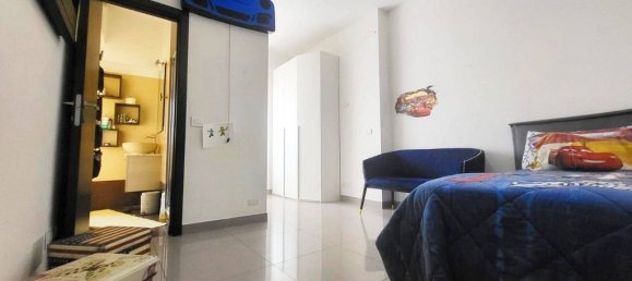 2 bedrooms Apartment in Milan, Italy No. 266777 20