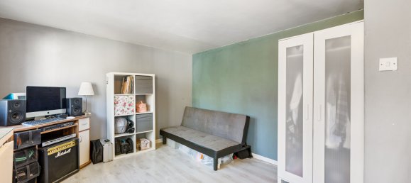 3 bedrooms House in Redhill, United Kingdom No. 1015 24