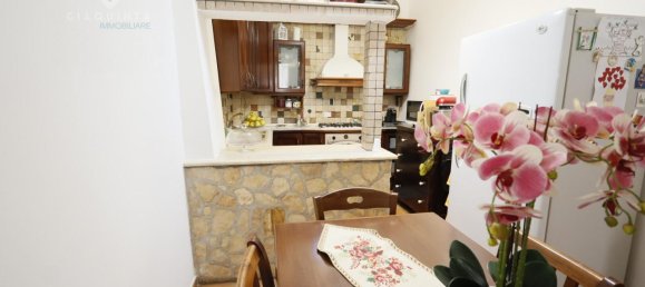 Casa de 4 habitaciónes en Palagonia, Italy No. 230991 8